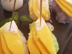 -Chom Cafe and Restaurant