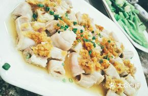 Steamed Pig Intestine with Ginger Sauce