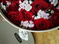 -花间阁鲜花气球连锁(两路口上清寺急市救中心店)