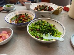 -有红鸡毛店·川菜(建设路店)