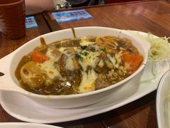 招牌日本咖喱猪软骨芝士烤饭-玛格萝妮比萨屋(陆家浜路店)