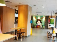 用餐区-麦当劳(武昌火车站店)