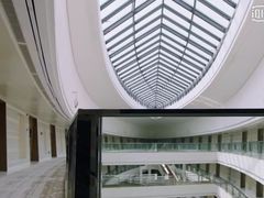 -上海滴水湖皇冠假日酒店