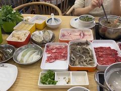 -杨老板·海鲜集市火锅·鲜切牛肉(中防万宝店)