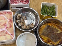 -杨老板·海鲜集市火锅·鲜切牛肉(中防万宝店)