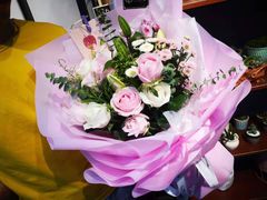 -何兮花店·气球派对鲜花店(马桥银春路万科城店)