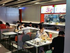 大堂-開籠雀冰室(同和金铂店)