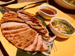嫩烤松阪猪-瓦城泰国料理(芮欧百货店)