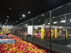 -嘿哟动霸CHUA·新潮玩运动娱乐中心·蹦床滑冰团建乐园