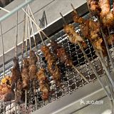 咩咩烤羊腿 | 记得早点来排队哦[糖果]