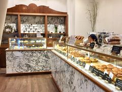面包甜点陈列柜-WHEAT&BAKER-麥(凯德来福士店)