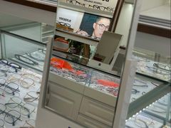 -翰佐蔡司小乐圆·依视路星趣控·暴龙眼镜折扣店