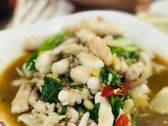 -班赞海鲜市场胖阿姨加工点