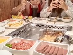 -海底捞火锅鲜切牛肉主题店(长寿路店)