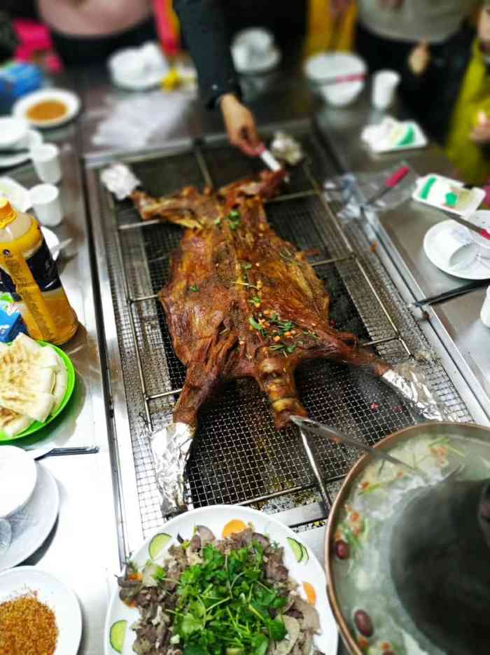 名羊天下烤全羊蒙古包(四千平店)