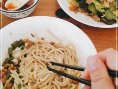 -牛八宝桂林米粉(八里庄店)