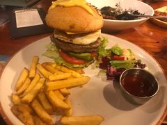 瀑布芝士牛肉汉堡-阿妮叶李(光谷世界城店)