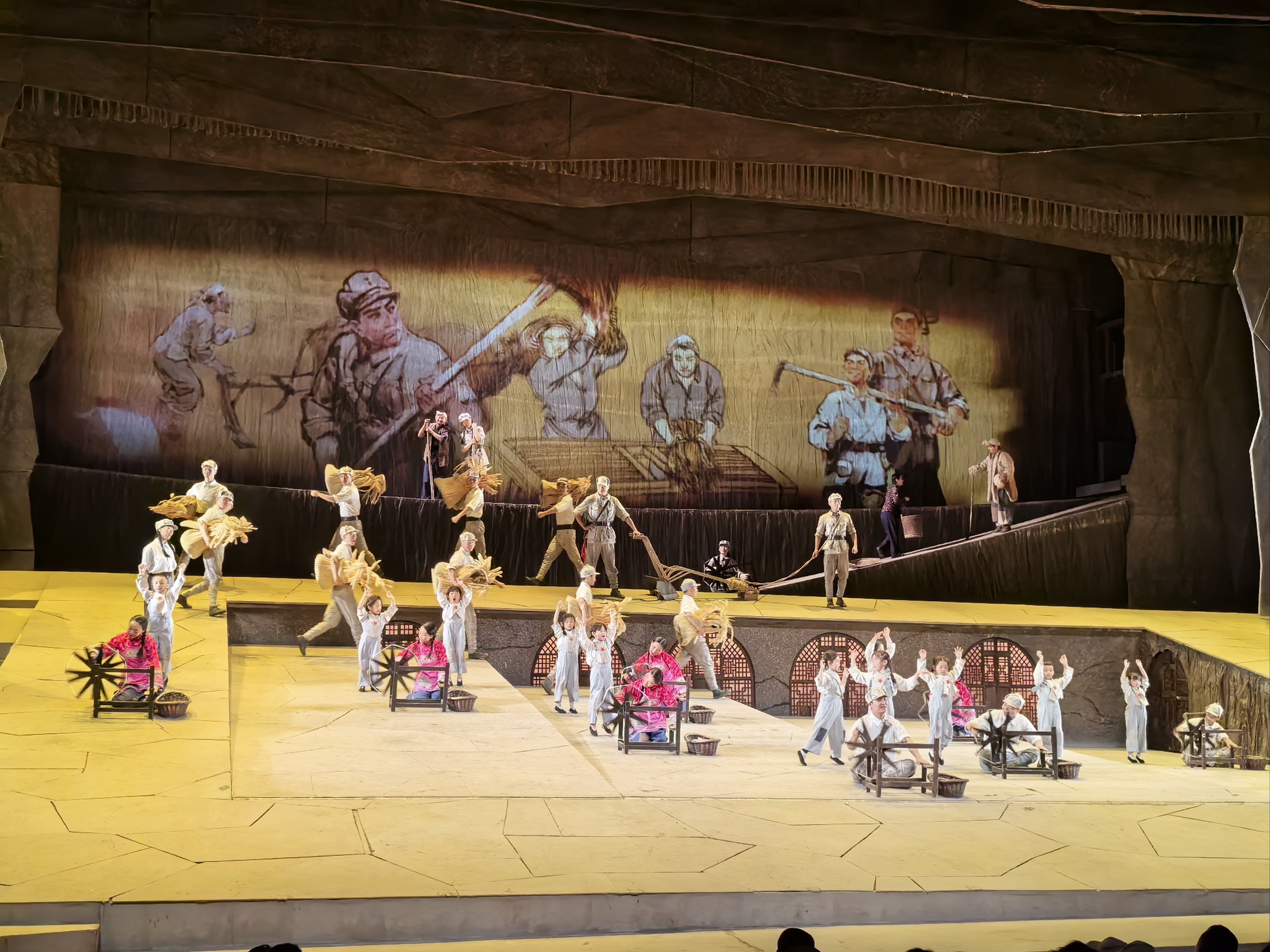 赤色经典舞剧《吕梁英豪传》在临县扮演