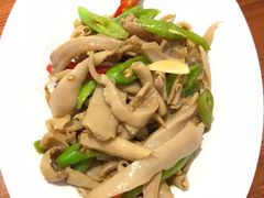 -赶海部落海鲜城(海阳路店)