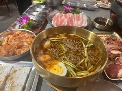 -围炉肉舍•炭烤活鳗•丹东海鲜烤肉(步行街店)