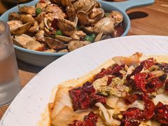 辣白菜炒擀面皮-六福烧烤酒馆(秦隆步行街店)