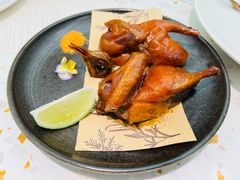 玻璃皮润烧乳鸽-大树餐厅(环球港店)