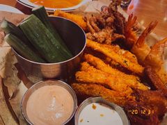 特色洛奇小吃拼盘-MR.ROCKY洛奇先生RESTAURANT&BAR(宝安壹方城店)