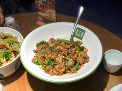 -费大厨辣椒炒肉(万家丽一店)