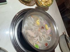 -喃喃椰·糟粕醋·椰子鸡火锅(七堡花园店)
