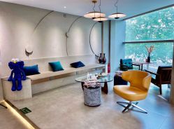 -变画·发型STUDIO