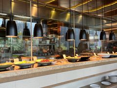 -大中华希尔顿酒店-念自助餐·嗨啤·小龙虾