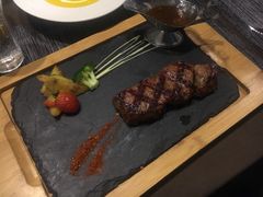 -悦享绿山墙西餐厅