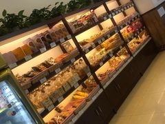 -红宝石·鲜奶小方·海派西点房(南翔店)