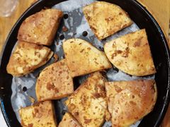 料理烤特色火烧-老东镇啤酒屋海鲜加工·蒸汽海鲜·海鲜烧烤(台东店)