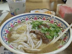 -鑫花溪牛肉米粉(人民广场店)