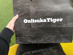 -Onitsuka Tiger(港汇恒隆广场店)
