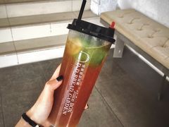 -顶东面包花园·生日蛋糕(世博店)