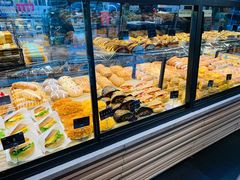 面包甜点陈列柜-华丰贺氏(福新西路店)