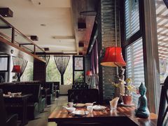 大堂-Local泰莲庭(虹鳟鱼店)