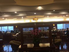 -深圳富苑皇冠假日套房酒店