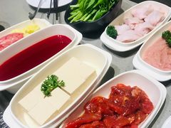 -海底捞火锅(曹安公路店)