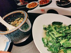 -凤凰湘语·平价海鲜餐厅(浦东旗舰店)