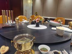 -鼎泰亨·海鲜牛肉餐厅(滨江店)