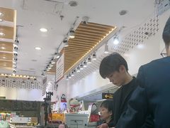 -美式眼镜·授权蔡司.依视路.尼康.豪雅.明月(人民广场店)