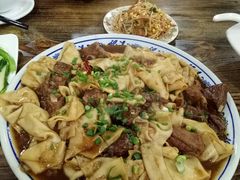 -壹阁胡羊焖饼(特色小吃街店)