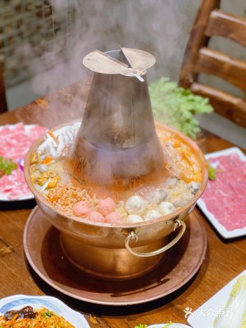 吃货们的深夜食堂、全天营业的店、店里酒水选择也很多