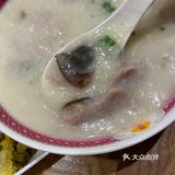 一间开了不是很久的店～看着整洁干净