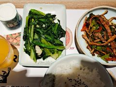 -老乡鸡(上海白玉兰广场店)