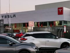 -TESLA 特斯拉(北京南四环中路特斯拉中心)