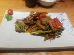 彝族手撕美人椒拌牛肉-云海肴·汽锅鸡·云南菜(高德置地店)